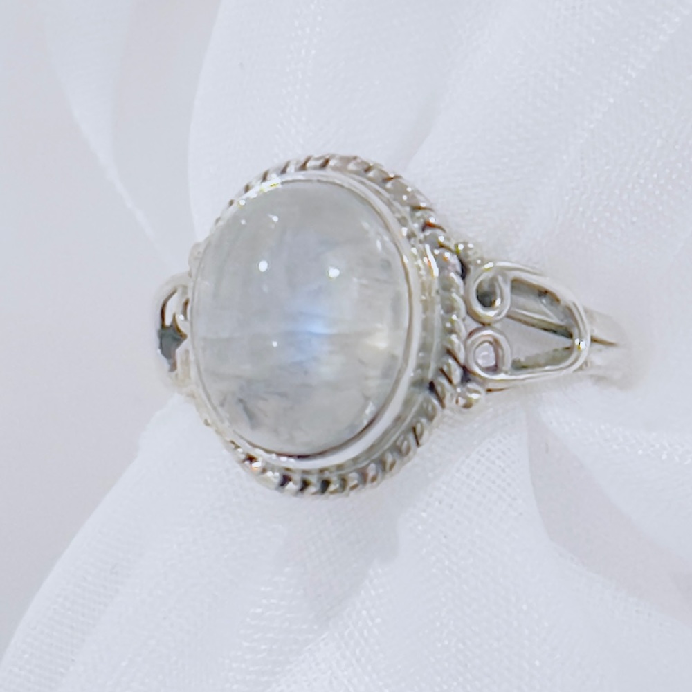 Natural Rainbow Moonstone 925 Sterling Silver Ring - Picture 1 of 4